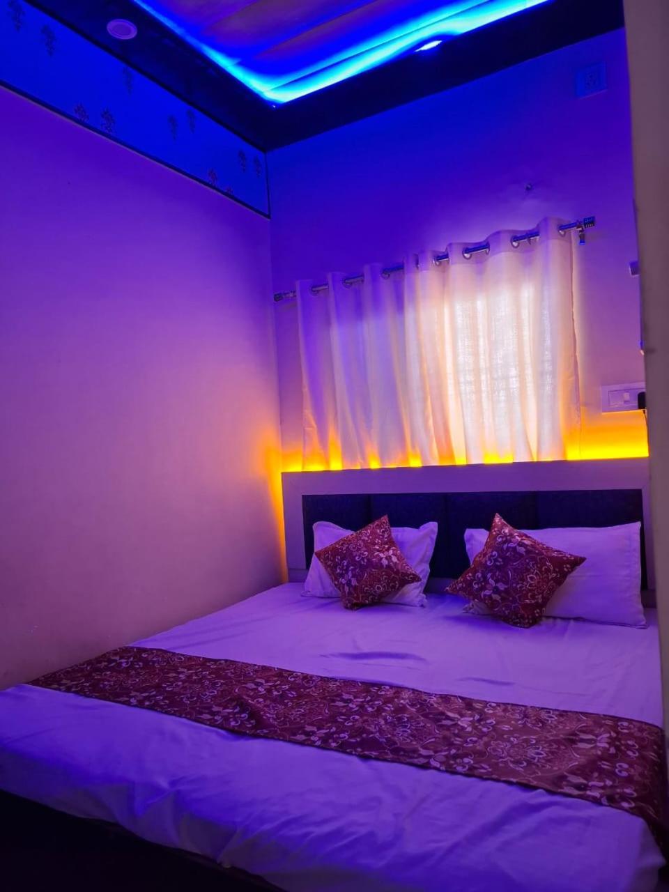 Hotel Sgh Subhadra Guest House Ayodhya Экстерьер фото