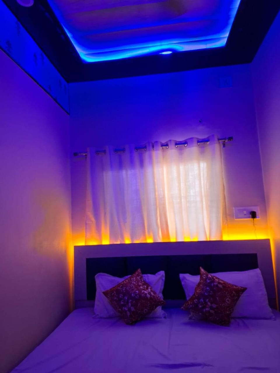 Hotel Sgh Subhadra Guest House Ayodhya Экстерьер фото