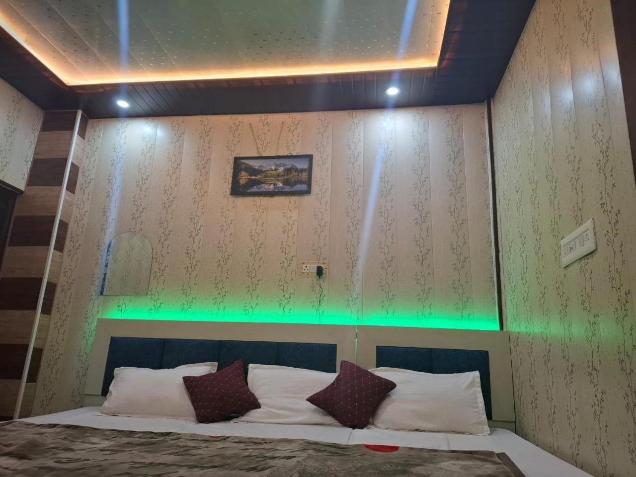 Hotel Sgh Subhadra Guest House Ayodhya Экстерьер фото